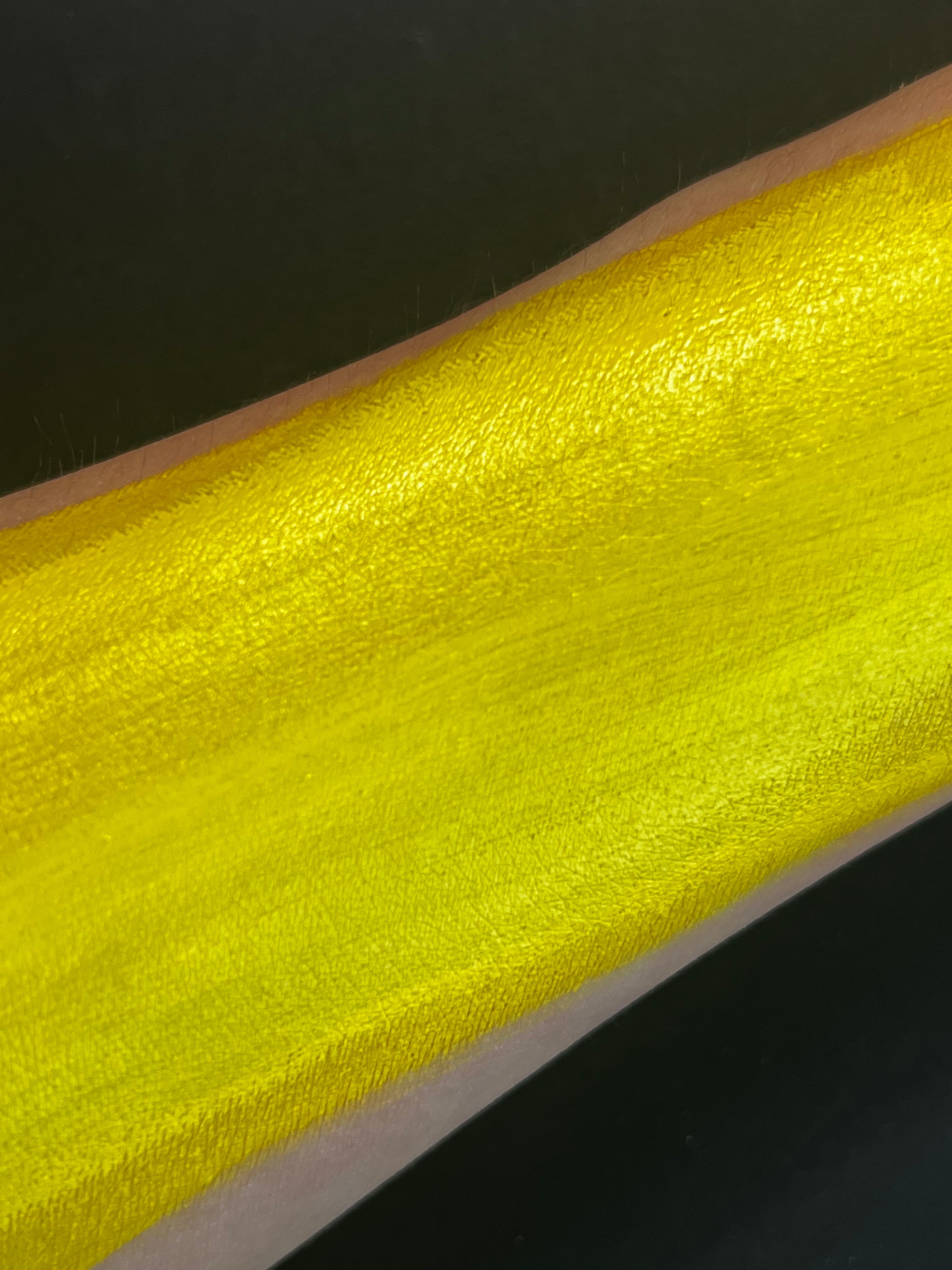 13 - Aureolin (Shiny Yellow) Water Activated Graphic Liner